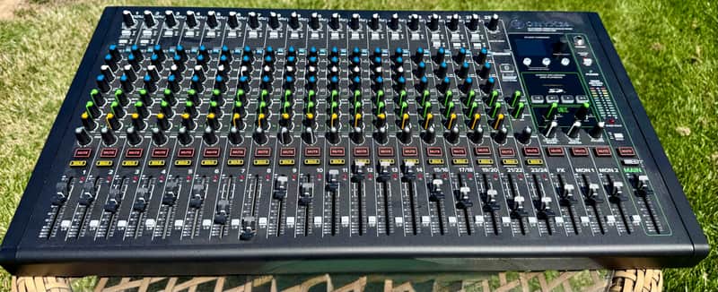 Mackie Onyx24 24-Channel Analog Mixer with Multitrack USB 2021 - Present - Dark Gray image 1
