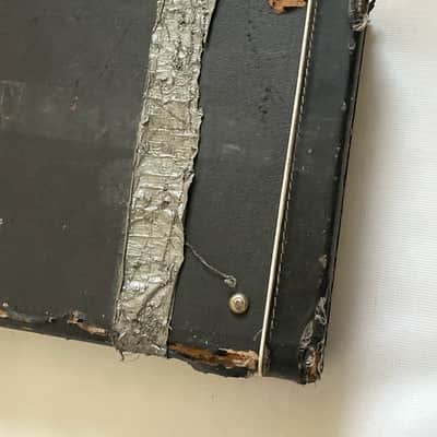 Immagine 1980's Kramer Pacer, Baretta, Sustainer Black Tolex Hardshell Electric Guitar Case (Rough Shape, Needs repair) - 11