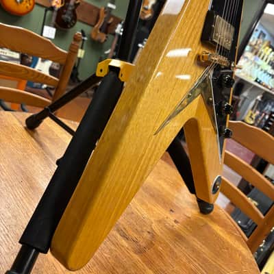2022 Gibson Custom Shop '58 Korina Flying V Reissue Natural with Black Pickguard image 7