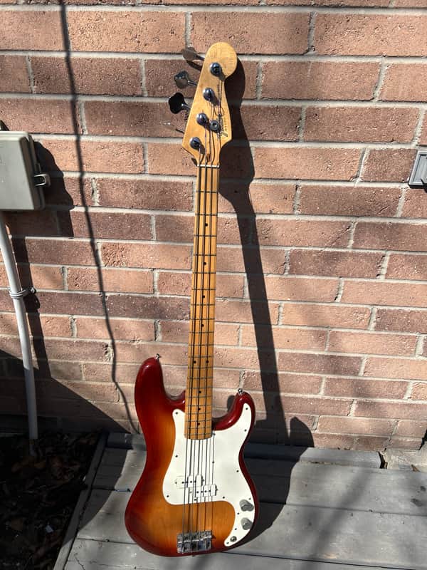 Fender Precision Bass with Maple Fretboard 1970 - 1983 - Sienna Sunburst - Good