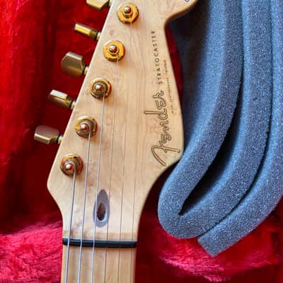 Fender 1993 Fender Custom Shop Hank Marvin Signature Stratocaster – Limited Edition (s/n 80 of 200) 1993 - Fiesta Red image 3