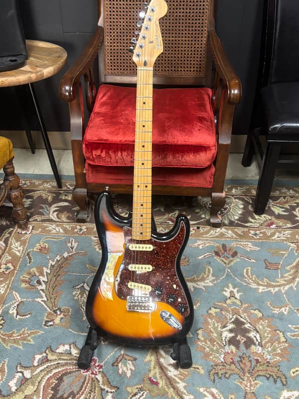 Fender Player II Stratocaster SSS 2024 - Present - 3-Color Sunburst image 1