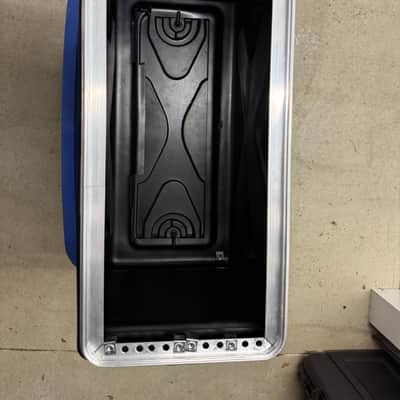 SKB 1SKB-R4S 4U Shallow Roto-Molded Rack Case with Steel Rails 2010s - Black image 2