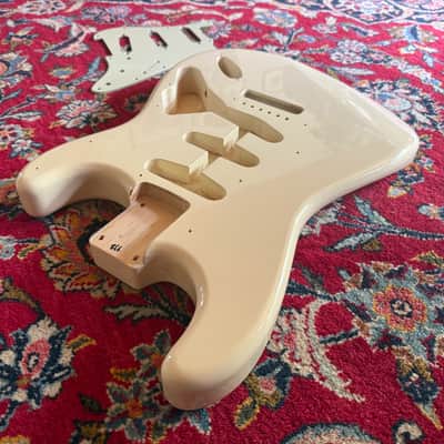 Fender Japan Strat 60's Classic RW Reissue - Body 2017 - Vintage White + Original Pickguard image 8