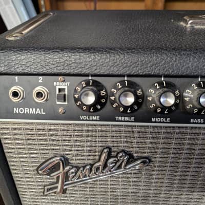 Fender '65 Twin Reverb Reissue 85-Watt 2x12" Guitar Combo 1991 - Present - Black image 3