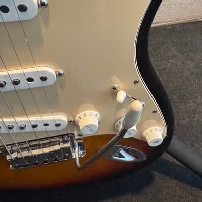 Fender 60th Anniversary Standard Stratocaster 2006 - Sunburst image 5