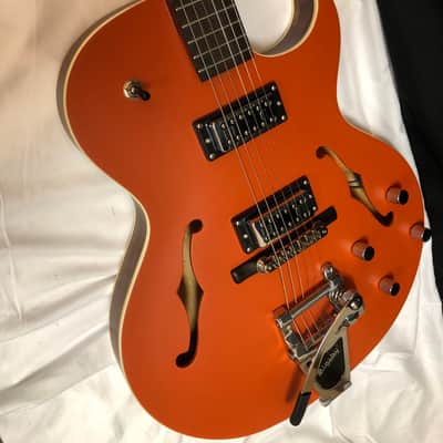 The Loar hollowbody electric guitar - NEW Thinbody Archtop Orange LH-306T Bigsby Tremolo w/ CASE image 8