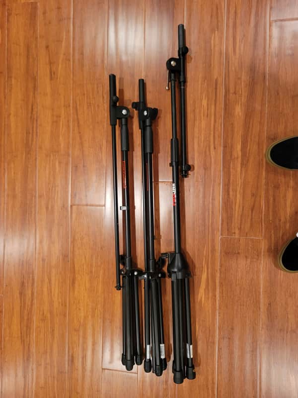x3 telescopic mic stands (x1 Proline) (x2 Musician's Gear) image 1
