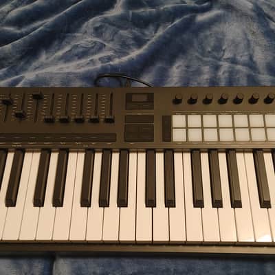 Novation Launchkey 49 MK4 with USB cable, fully functional