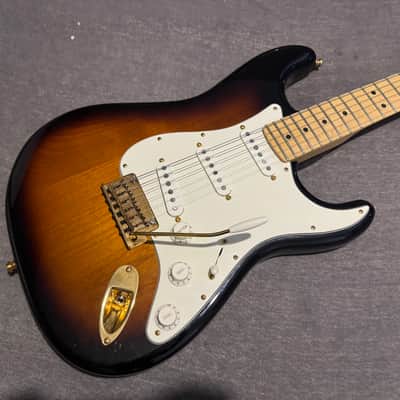 Fender 60th Anniversary Commemorative American Standard Stratocaster with Gold Hardware, Maple Fretboard 2014 - 2-Color Sunburst image 2