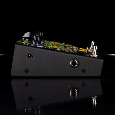 Used Beetronics FX ZZOMBEE “Filtremulator" Fuzz/Tremolo/Filter/Octave Multi-Effect Pedal image 4