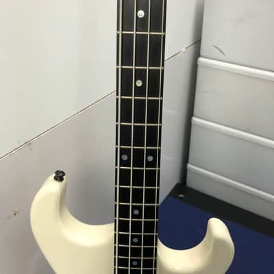 Carvin LB50 LB 50 Set Neck Stereo Electric Bass Guitar with Case Made in the 80's image 5