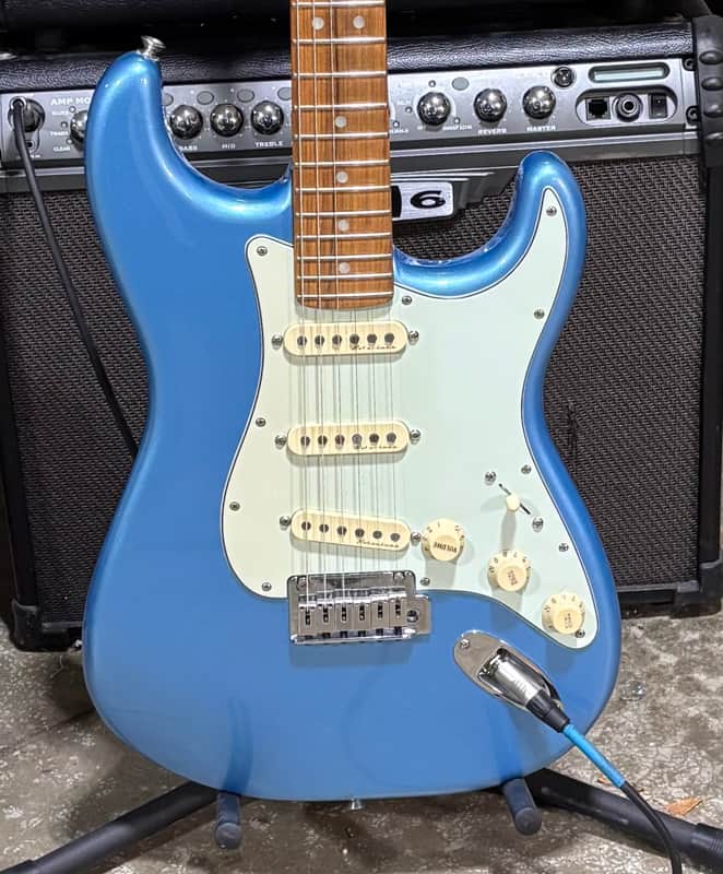 Fender Player Plus Stratocaster with Pau Ferro Fretboard 2021 - Present - Opal Spark