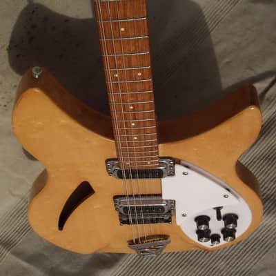 Rickenbacker 330/12 Mapleglo 12 String 1977 image 10