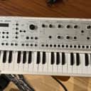Roland JD-Xi 37-Key Analog/Digital Crossover Synthesizer 2015 - Present - White