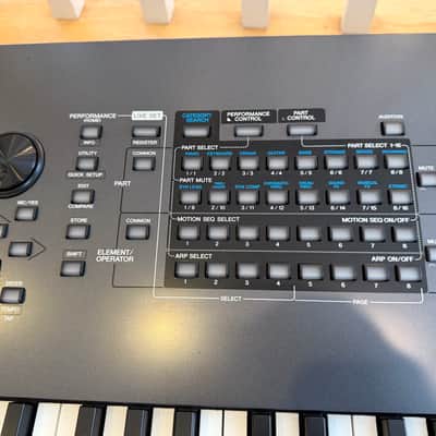 Yamaha Montage 8 Flagship Synthesizer - Black image 4