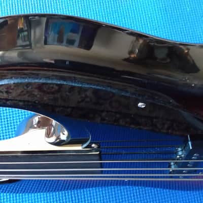 HAMER USA 1996 Cruise "J" Style Fretless Cherry/Black Burst Bass image 9