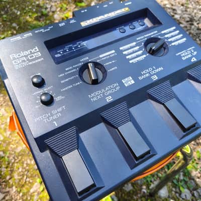 Roland GR-09 guitar synth + GK-3 divided pickup image 4