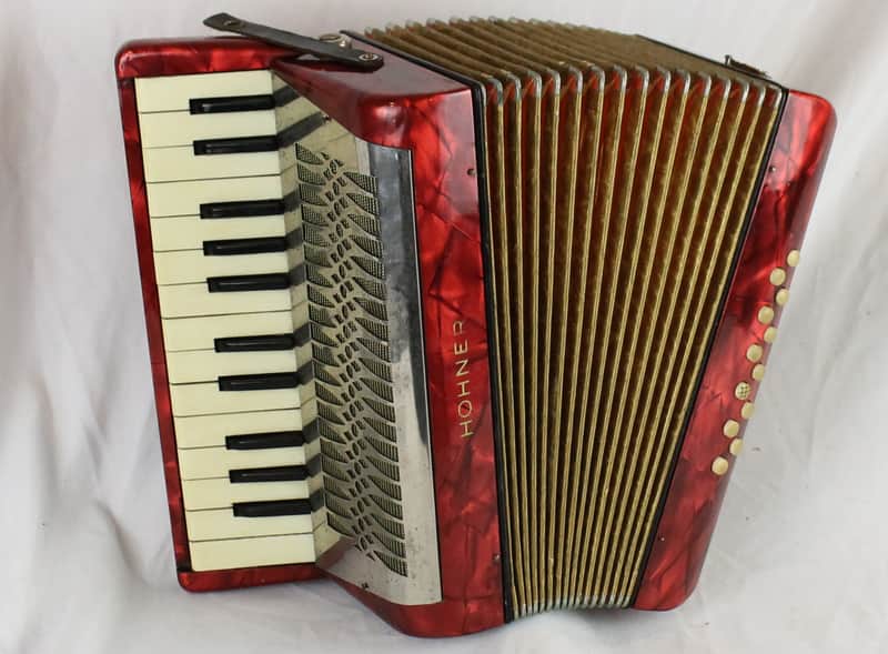 7900 - Red Gold Hohner Mignon II Piano Accordion M 25 12 image 1