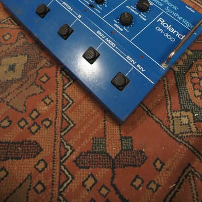 Roland G-303 with synthesiser unit! image 7