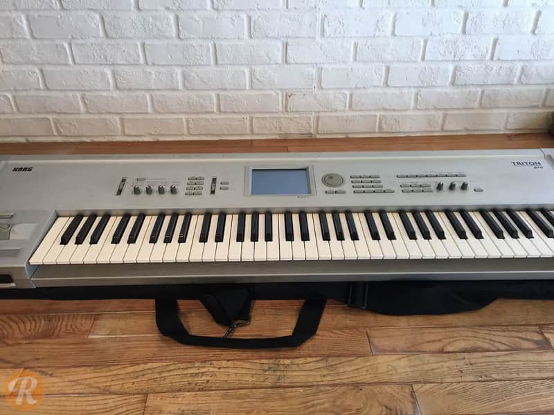 Korg Triton Pro 76-Key 62-Voice Polyphonic Workstation (1999 - 2000) image 3