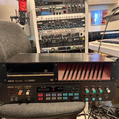 Akai S612 / MD280 MIDI Digital Sampler /Disc Drive 1985 - Black image 16