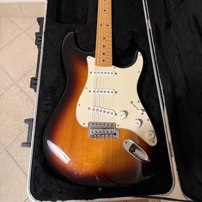 Fender Standard Stratocaster with Maple Fretboard 2006 - 2017 - Brown Sunburst image 2