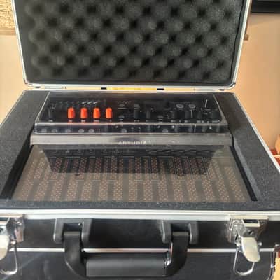 Arturia MicroFreak 25-Key Algorithmic Synthesizer with DECKSAVER AND HARD CASE image 7