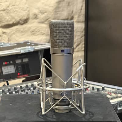 Neumann U 87 Ai Large Diaphragm Multipattern Condenser Microphone