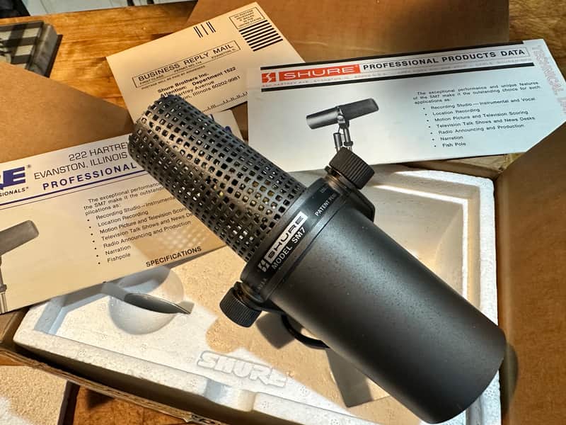 Shure SM7 Cardioid Dynamic Microphone