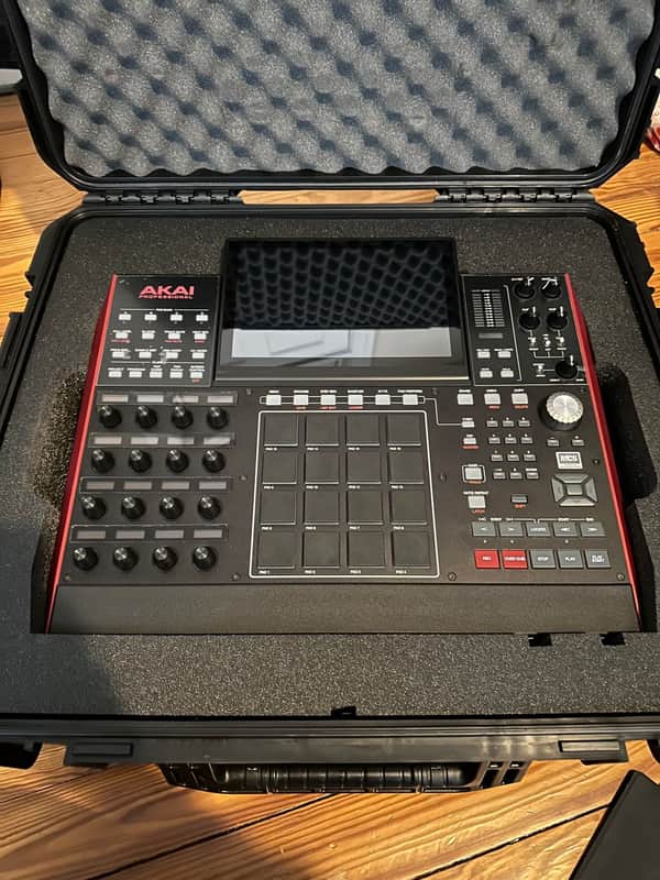 Akai MPC X Standalone Sampler / Sequencer 2017 - Present Black image 1