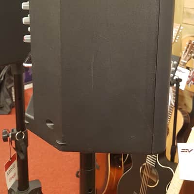 Yamaha  Stagepas 300 portable PA system image 4