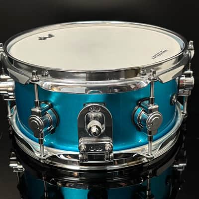 Unplayed DW DWe 10x5  Side Snare Bundle + Clamp  Laser Blue image 2