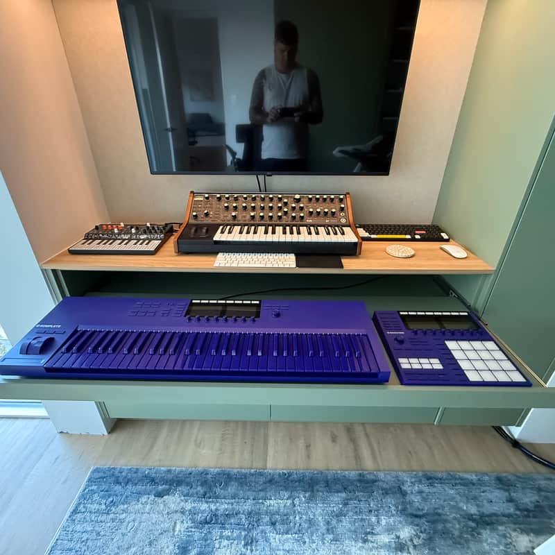 2021 Native Instruments Maschine MKIII Ultra Violet