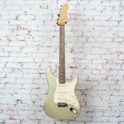 Fender - 1999 Standard Stratocaster Electric Guitar - w/Locking Tuners - Metallic Silver - x5824 - USED image 2