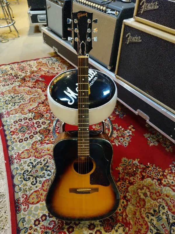 Gibson J-45 Deluxe