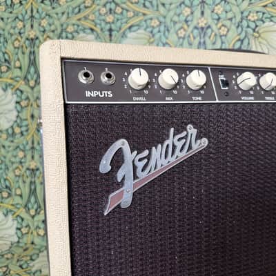 Fender Vibro King 3x10 Combo Amp Blonde 1993 image 4