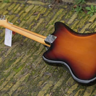 Fender American Professional Classic Jazzmaster® - 3-Color Sunburst image 10