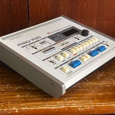 Roland MSQ-700 MIDI DCB multi-track digital keyboard recorder image 7