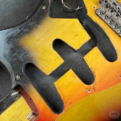 Fender Stratocaster from 1965 in sunburst finish image 9