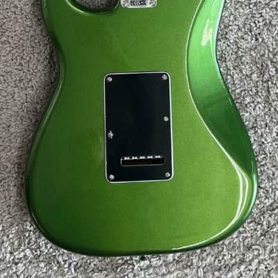Mint Fender  Player II Modified Stratocaster®, Maple Fingerboard, Green Metallic image 2