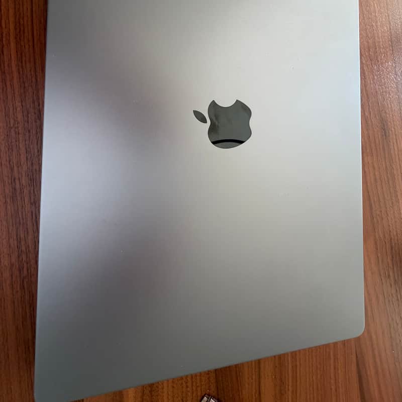 2023 Apple MacBook Pro Silber