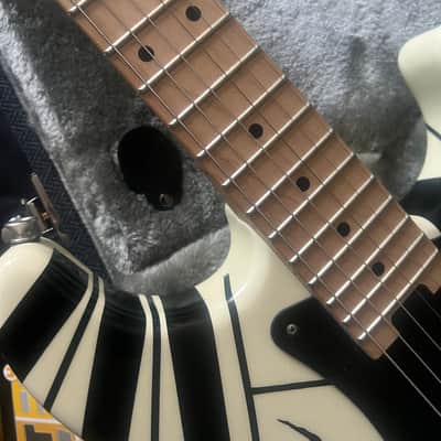 EVH Striped Series Electric Guitar 2013 - White with Black Stripes**ERUPTION!** image 23