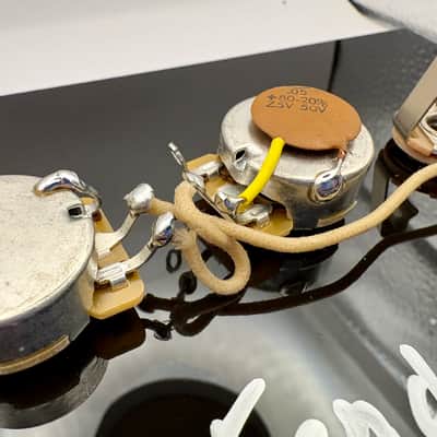 Fender Mustang 1960's wiring harness upgrade with 0.05uF 50v vintage ceramic capacitor image 2