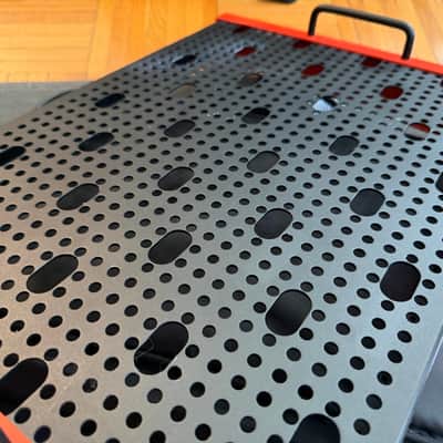 Temple Audio DUO 17 TR Pedalboard with Soft Case 2015 - Present - Temple Red image 5