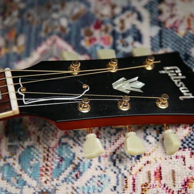 Gibson Custom 1960 Reissue Hummingbird Heritage Cherry Sunburst image 12