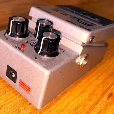 Boss Fuzz FZ-5 Guitar Effects Pedal Classic Vintage Fuzz Selective With Mode Selector! Fuzz Face, Maestro Fuzz, or Octavia Fuzz! image 3