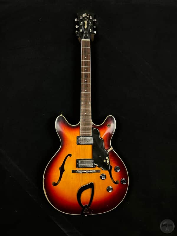 Guild Starfire IV from 1964/65 in sunburst finish with original case with Star Club Logo image 1