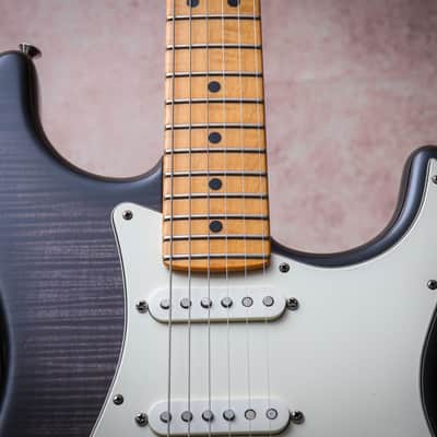 FENDER USA Custom Shop Deluxe Stratocaster AAA+ " Ebony Trans + Maple" (2012) image 5