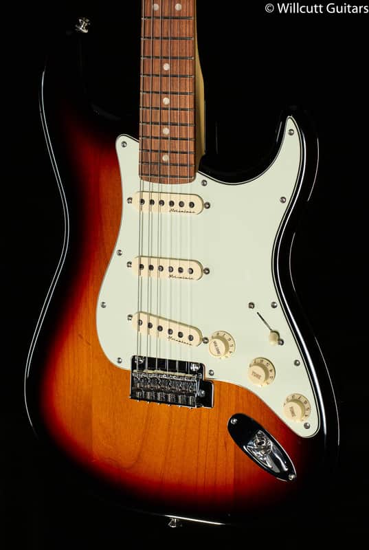 Fender Deluxe Roadhouse Stratocaster 3-Tone Sunburst Pau Ferro (569) image 1